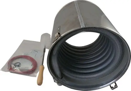 Heizwasserwärmetauscher aus Edelstahl mit flexibler Abdeckung und Zubehör, geeignet für Heizsysteme, sichtbar ist ein Wolf-Produkt.